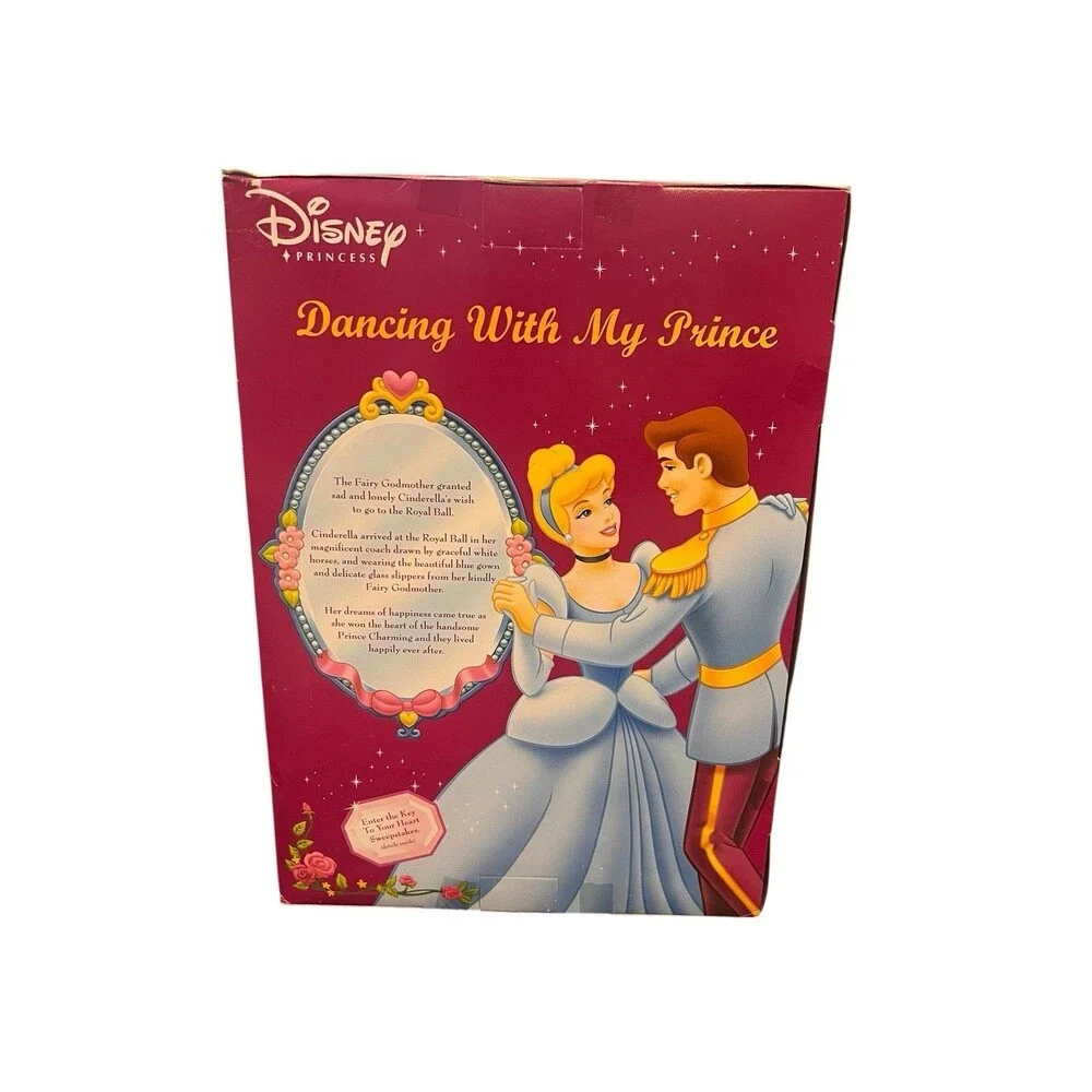 Disney Cinderella & Prince Keepsake Porcelain Doll Dancing‎ with my Prince Read